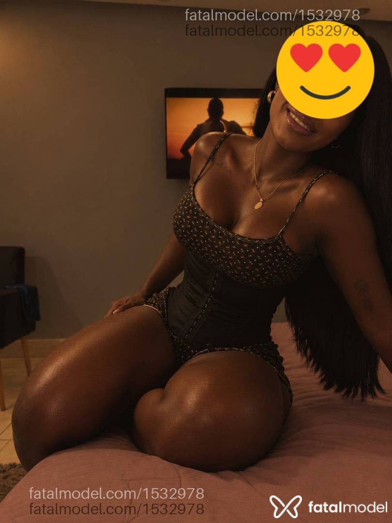 Acompanhante mulher morena (o) de olhos pretos - DESCUBRA