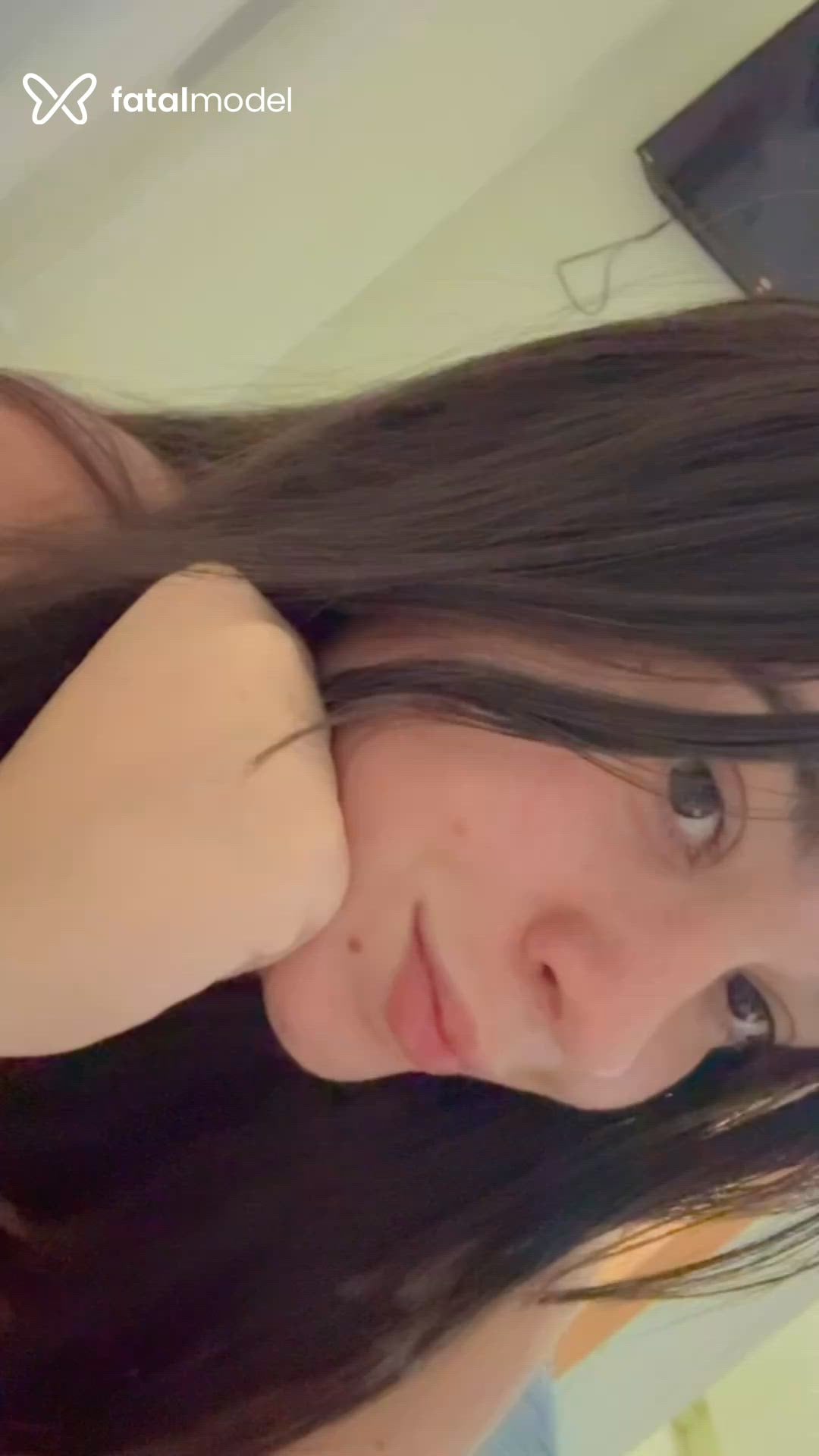 Acompanhante mulher morena (o) de olhos castanhos - Mily