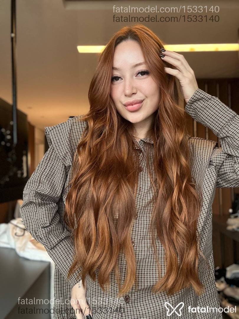 Acompanhante mulher ruiva (o) de olhos castanhos - Briana