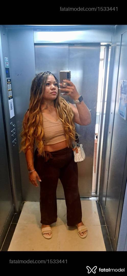 Acompanhante mulher morena (o) de olhos pretos em Uruará - Aline