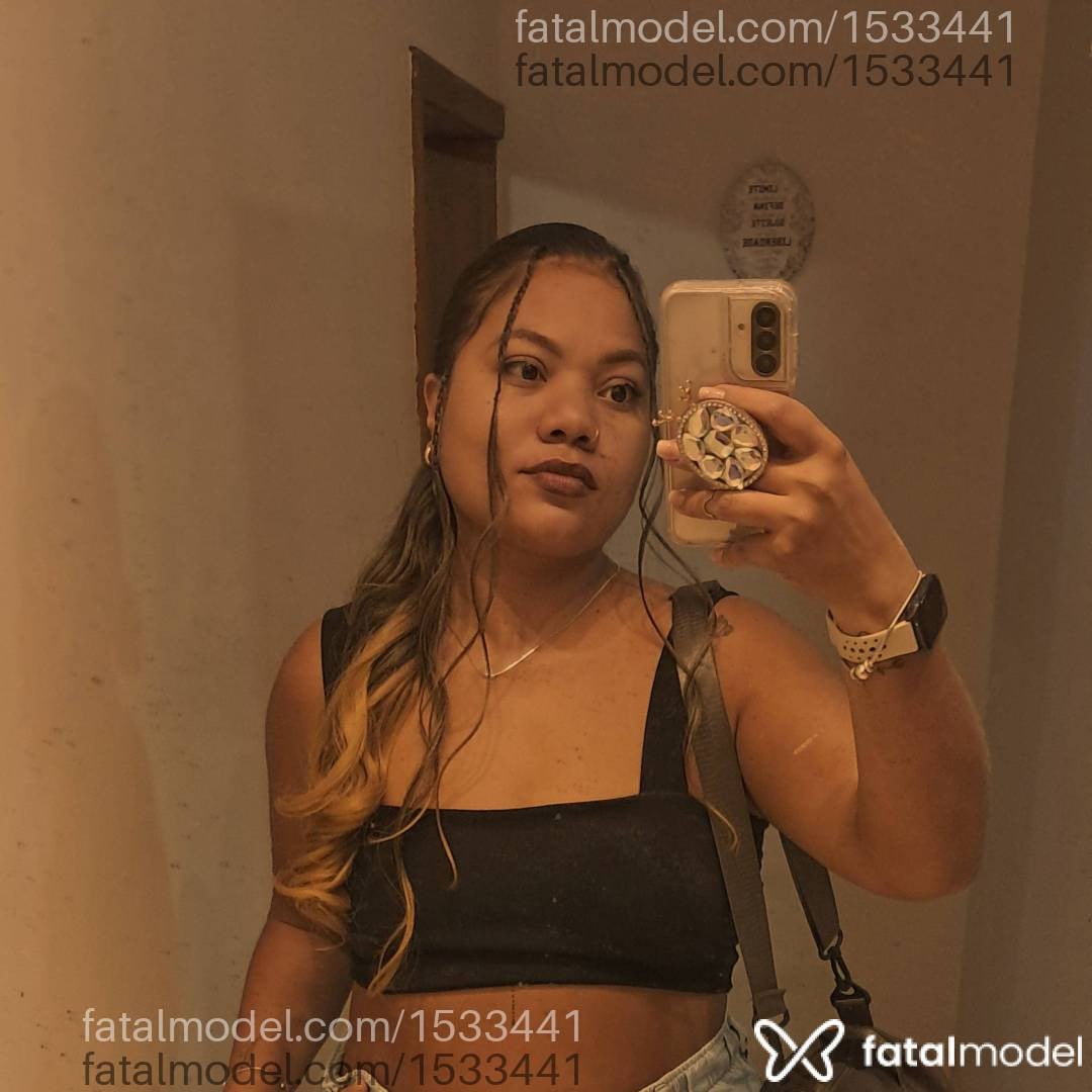 Acompanhante mulher morena (o) de olhos pretos - Aline