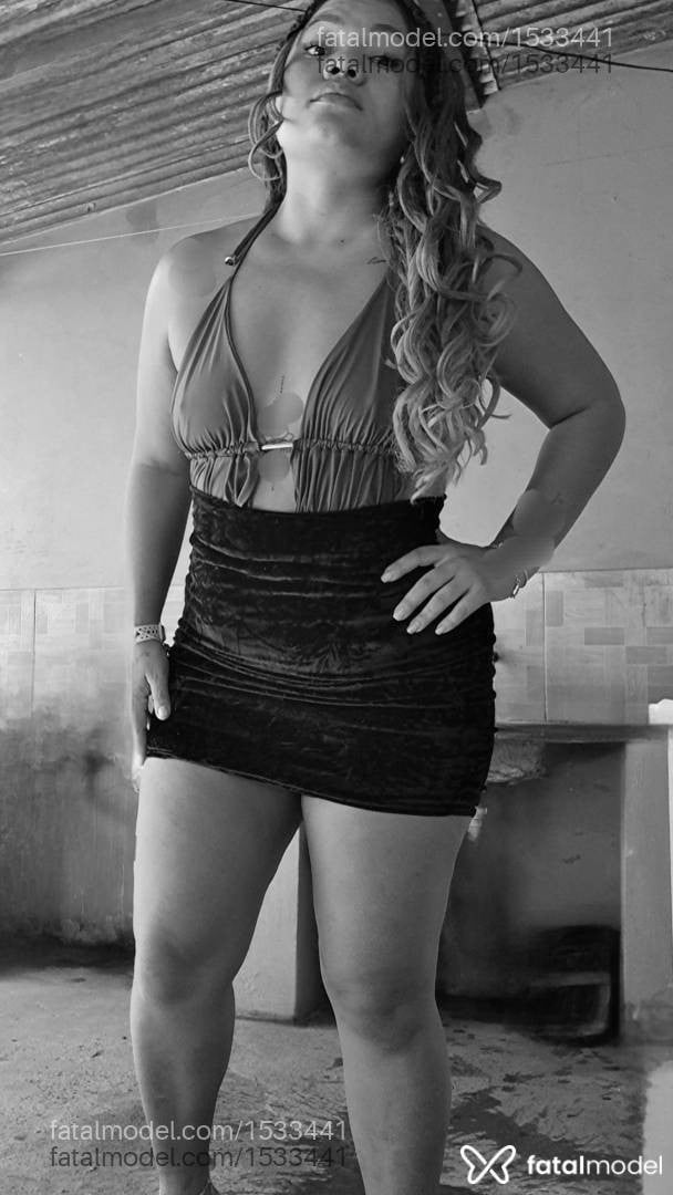 Acompanhante mulher morena (o) de olhos pretos - Aline