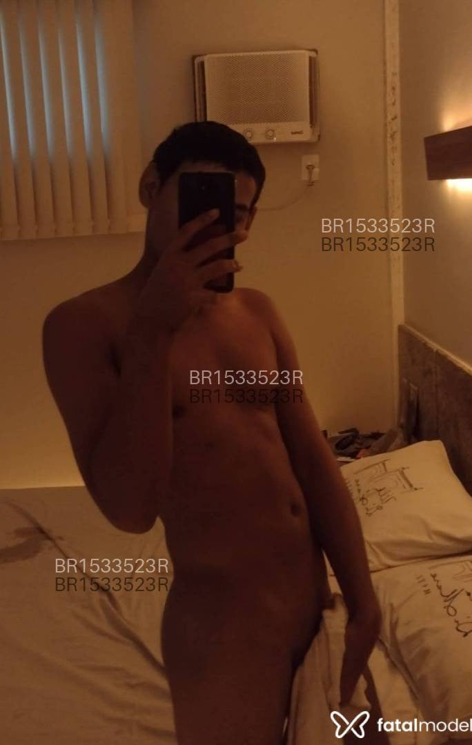 Acompanhante homem morena (o) de olhos castanhos em Rio das Ostras - Julian