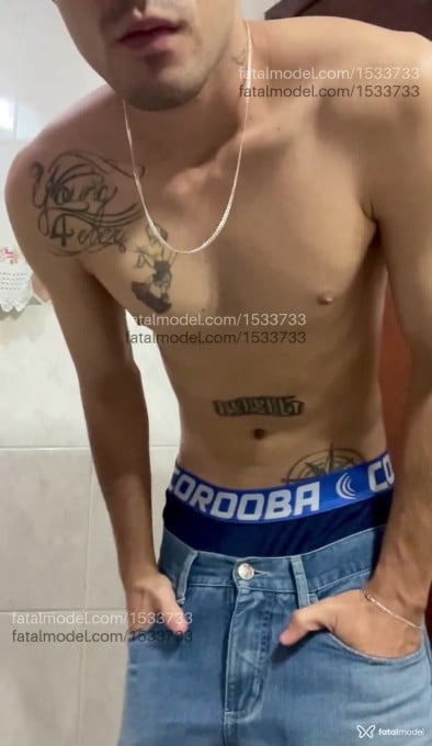 Acompanhante homem morena (o) de olhos castanhos - BoyMoreno