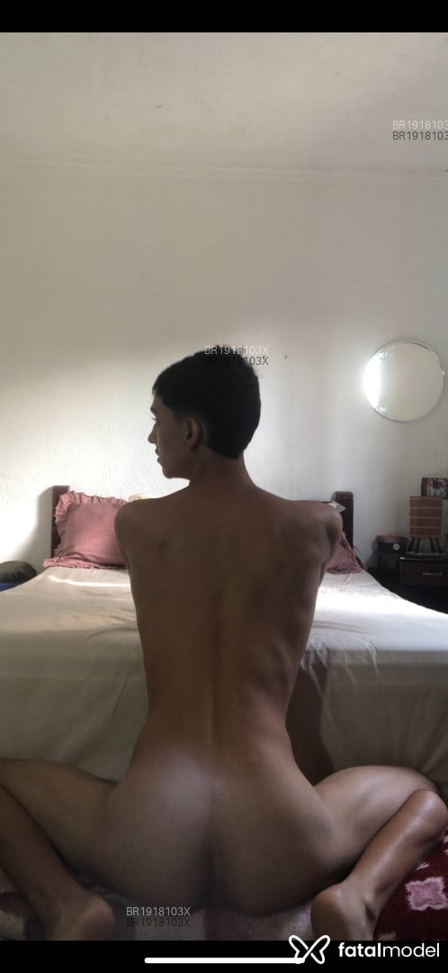 Acompanhante homem morena (o) de olhos castanhos em Virtual Acompanhante homem morena (o) de olhos castanhos em Virtual - Luan twink
