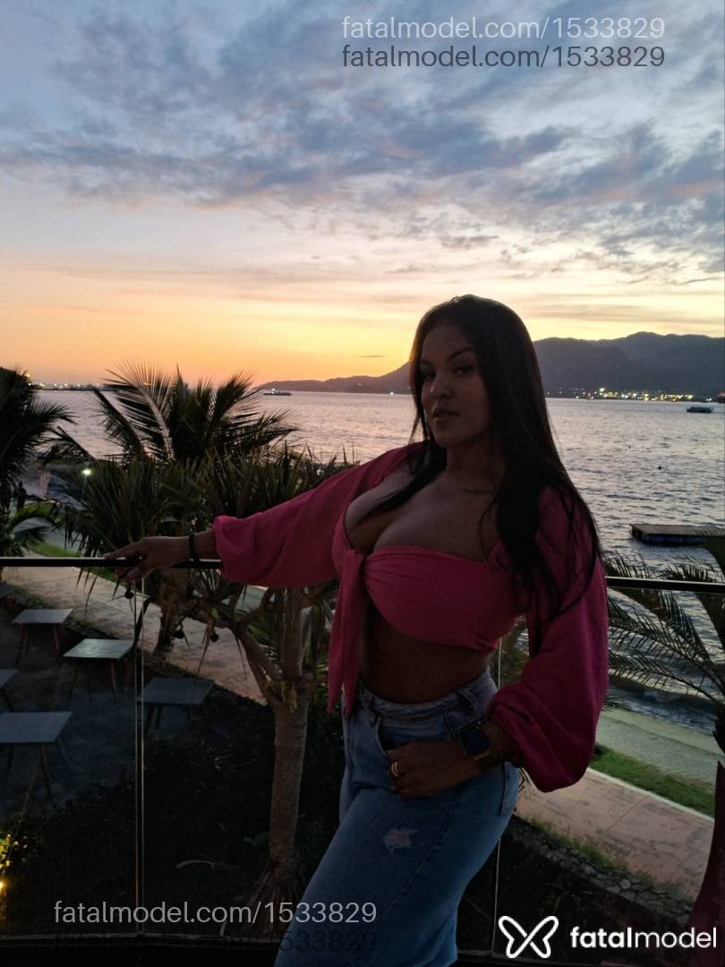 Acompanhante mulher com cabelo castanho de olhos castanhos em Atibaia - Jade Lisboa