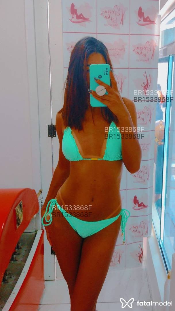 Acompanhante mulher com cabelo castanho de olhos castanhos em Ibiúna Acompanhante mulher com cabelo castanho de olhos castanhos em Ibiúna - Orum Night