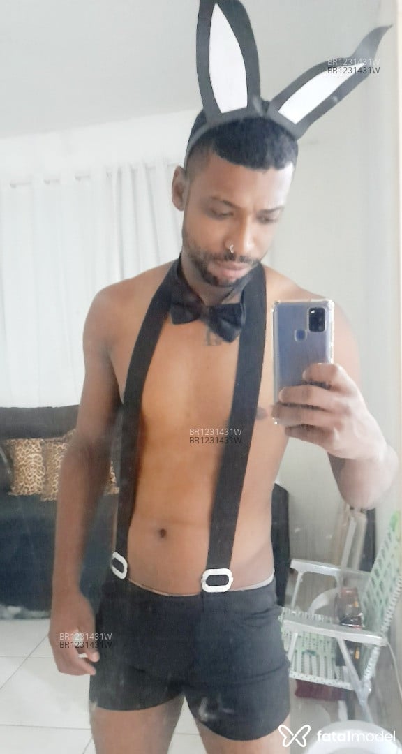 Acompanhante homem morena (o) de olhos castanhos - Morenosantos