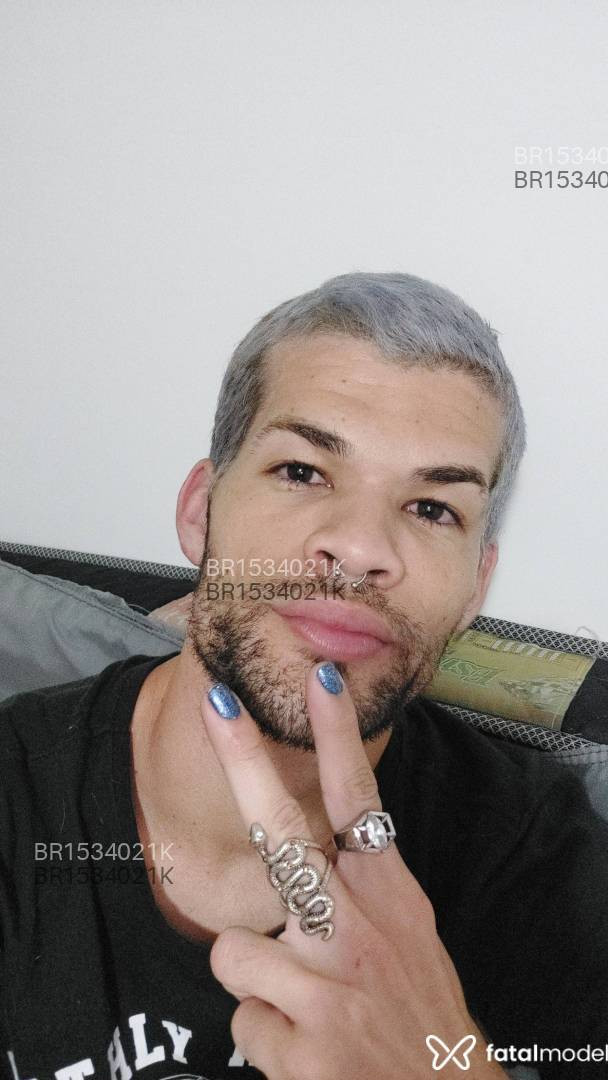 Acompanhante homem com cabelo castanho de olhos castanhos em Araçatuba Acompanhante homem com cabelo castanho de olhos castanhos em Araçatuba - Wender