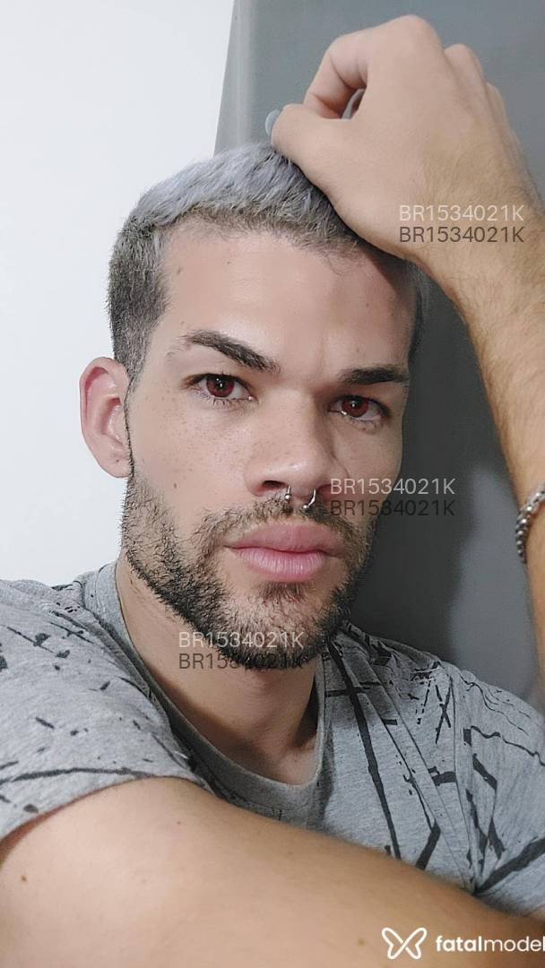 Acompanhante homem com cabelo castanho de olhos castanhos em Araçatuba Acompanhante homem com cabelo castanho de olhos castanhos em Araçatuba - Wender