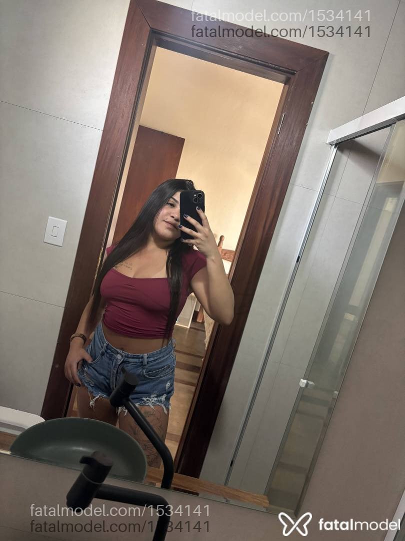 Acompanhante mulher morena (o) de olhos pretos - Jade Botelho