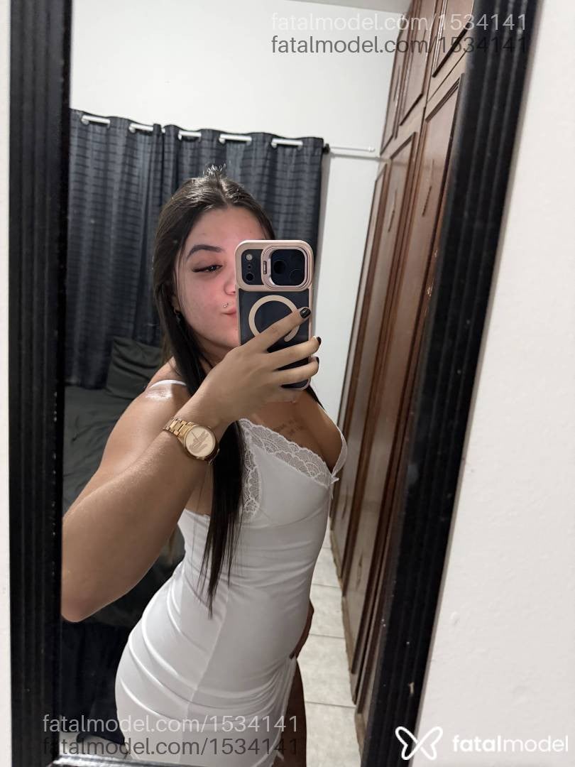 Acompanhante mulher morena (o) de olhos pretos - Jade Botelho