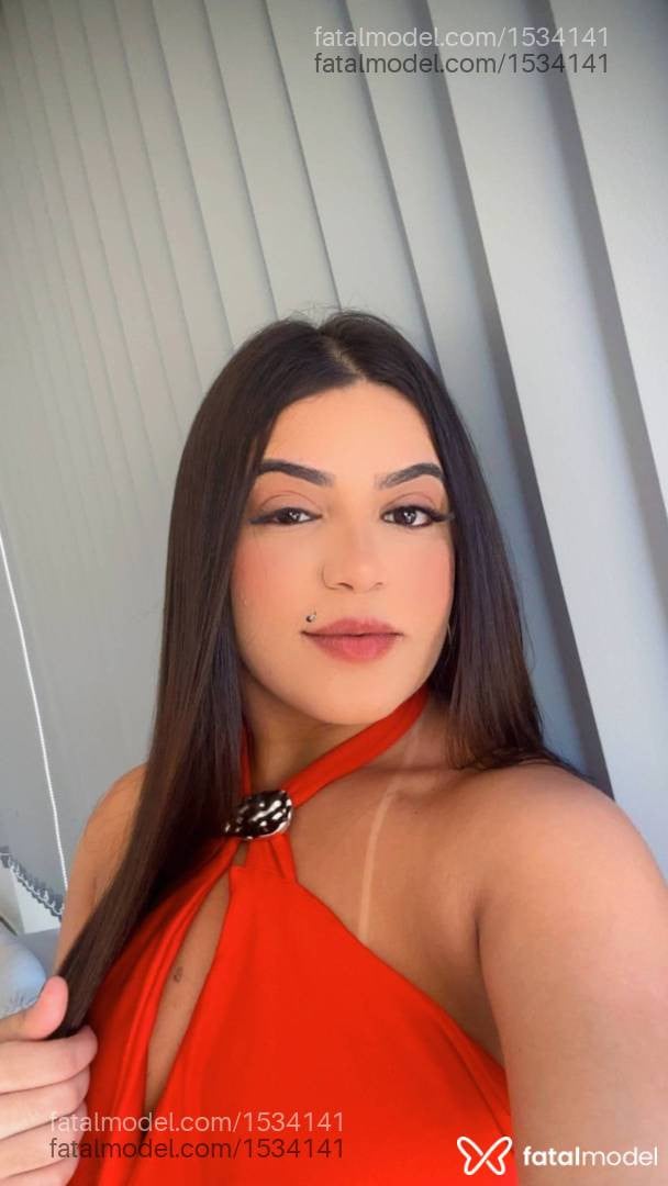 Acompanhante mulher morena (o) de olhos pretos - Jade Botelho