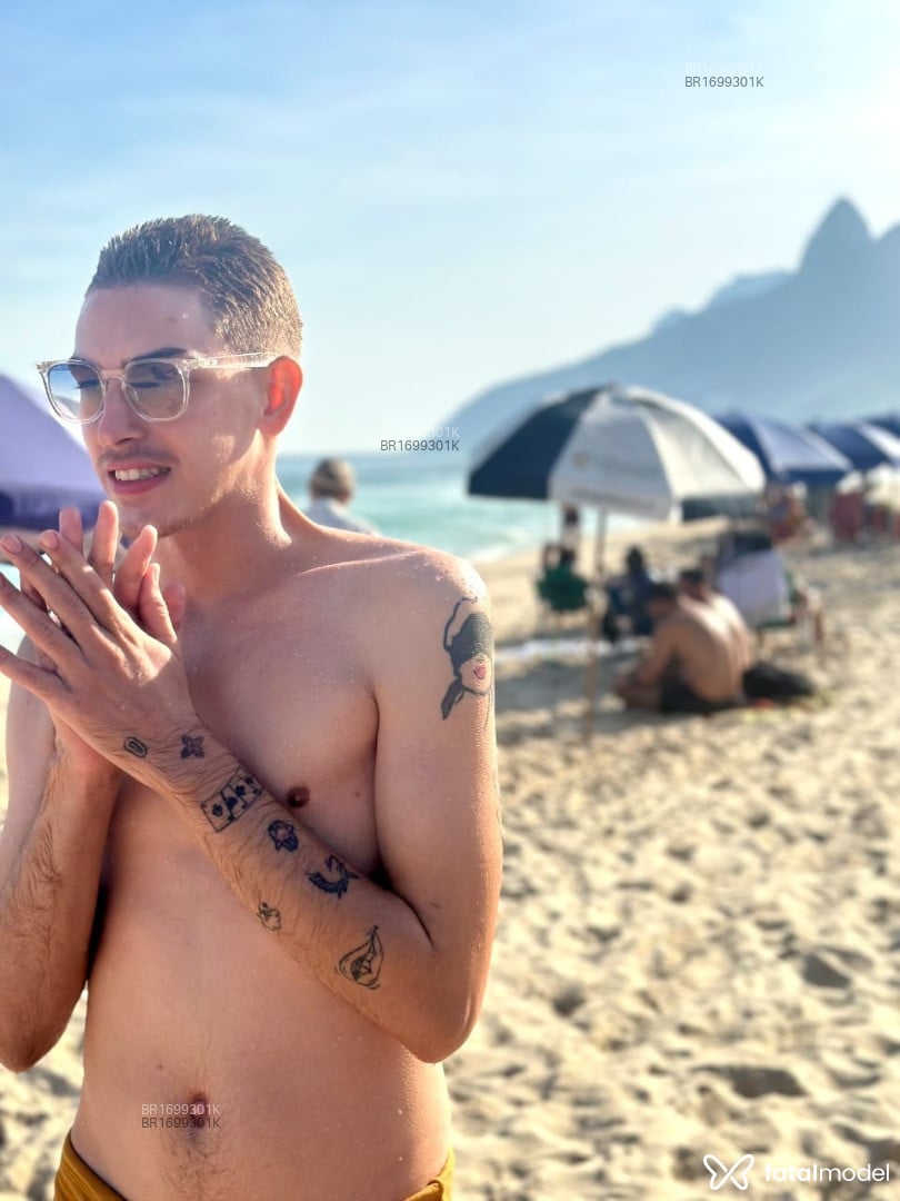 Acompanhante homem loira (o) de olhos verdes em São Paulo - Gabriel