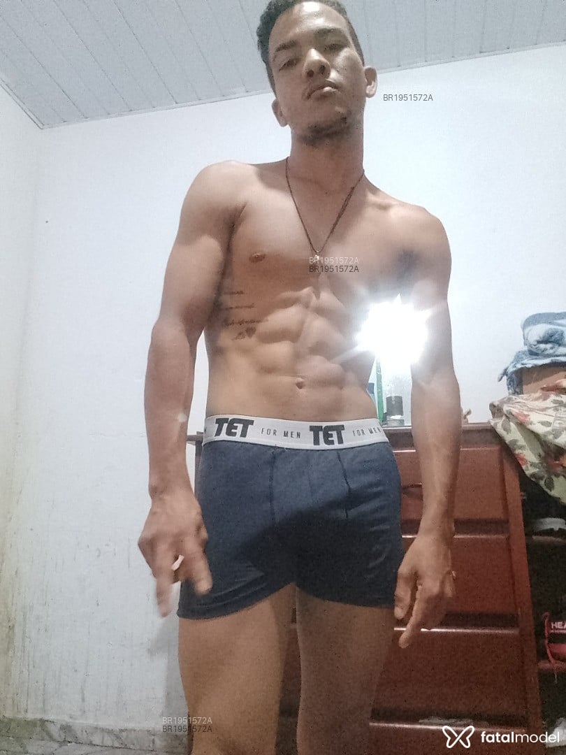 Acompanhante homem morena (o) de olhos pretos em Castanhal Acompanhante homem morena (o) de olhos pretos em Castanhal - Menorzinho