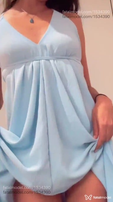 Acompanhante mulher com cabelo castanho de olhos castanhos - Sofia Luz Acompanhante mulher com cabelo castanho de olhos castanhos - Sofia Luz