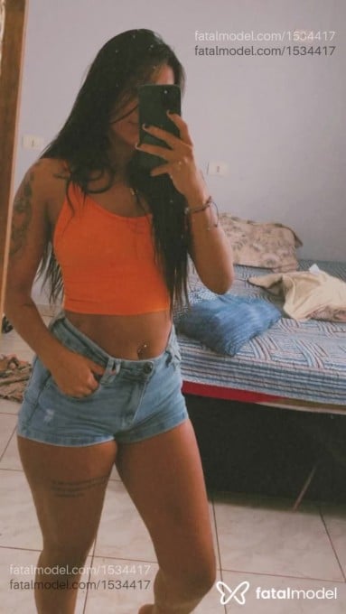 Acompanhante mulher com cabelo castanho de olhos pretos - Isaparaense Acompanhante mulher com cabelo castanho de olhos pretos - Isaparaense
