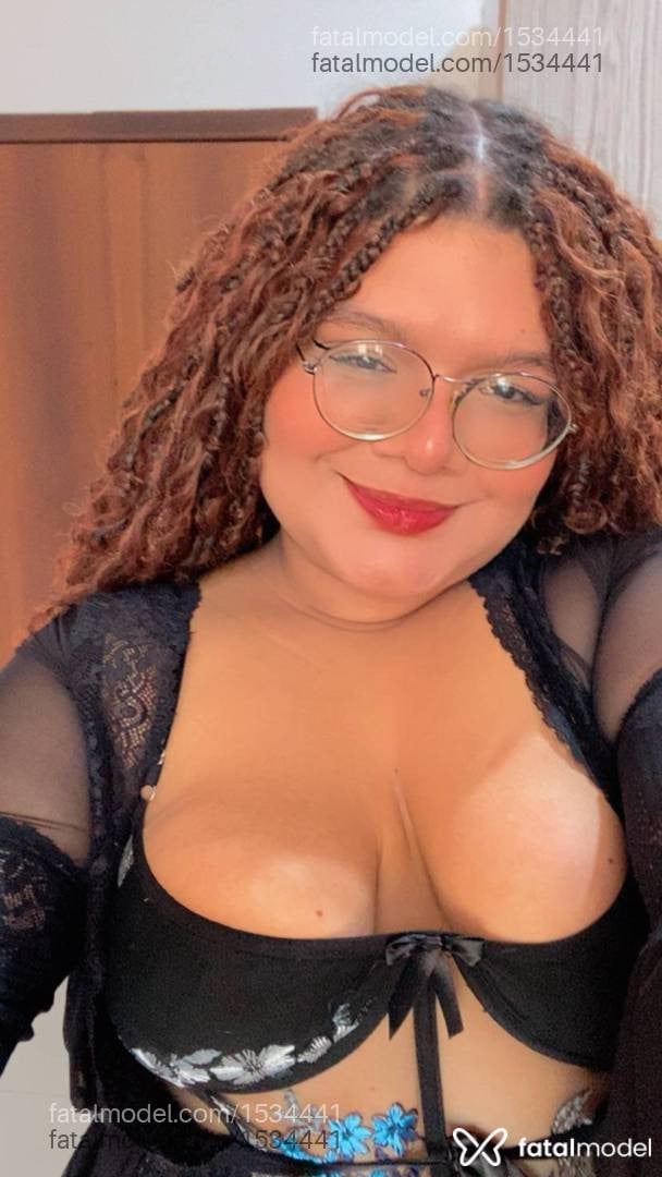 Acompanhante mulher com cabelo castanho de olhos castanhos - Maria Eduarda