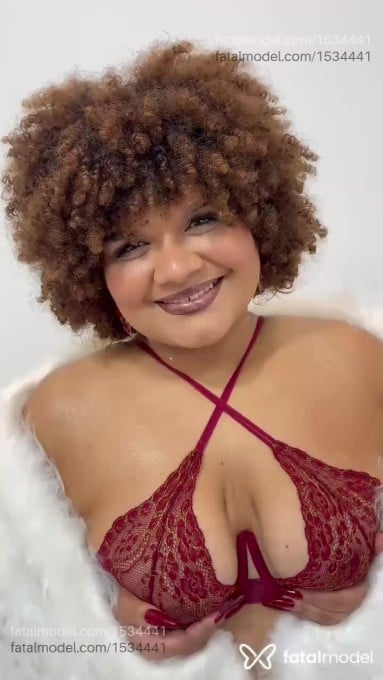 Acompanhante mulher com cabelo castanho de olhos castanhos em Criciúma Acompanhante mulher com cabelo castanho de olhos castanhos em Criciúma - Maria Eduarda