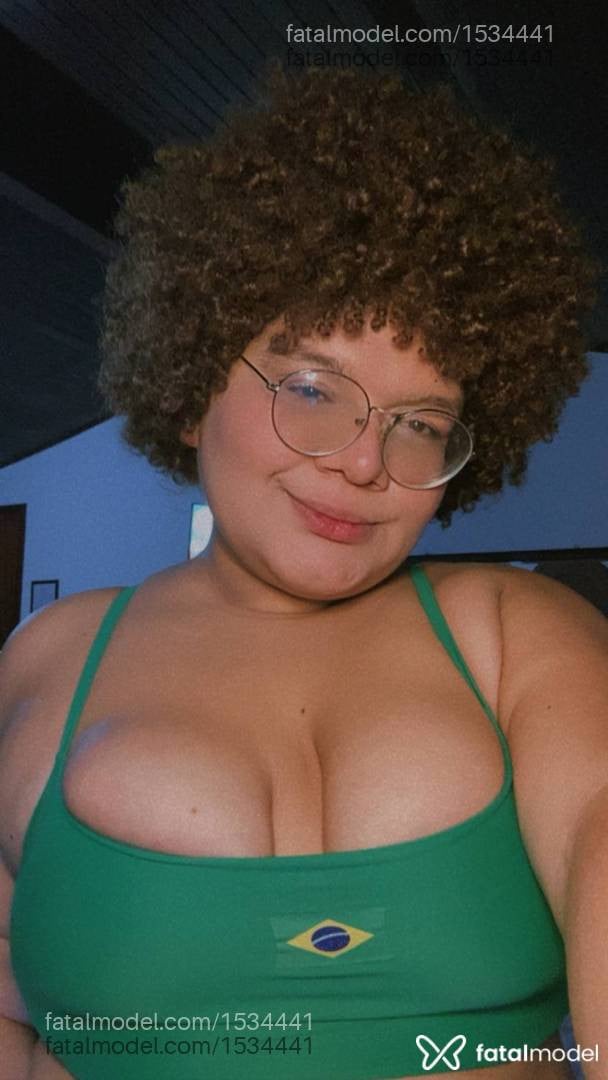 Acompanhante mulher com cabelo castanho de olhos castanhos - Maria Eduarda