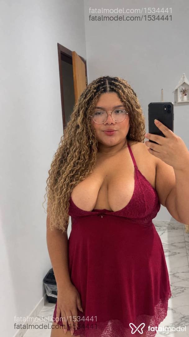 Acompanhante mulher com cabelo castanho de olhos castanhos - Dudda Maserati