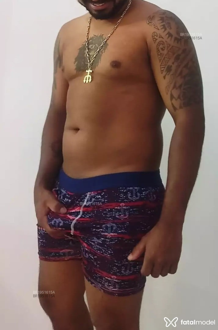 Acompanhante homem morena (o) de olhos pretos em Palhoça - Mateus