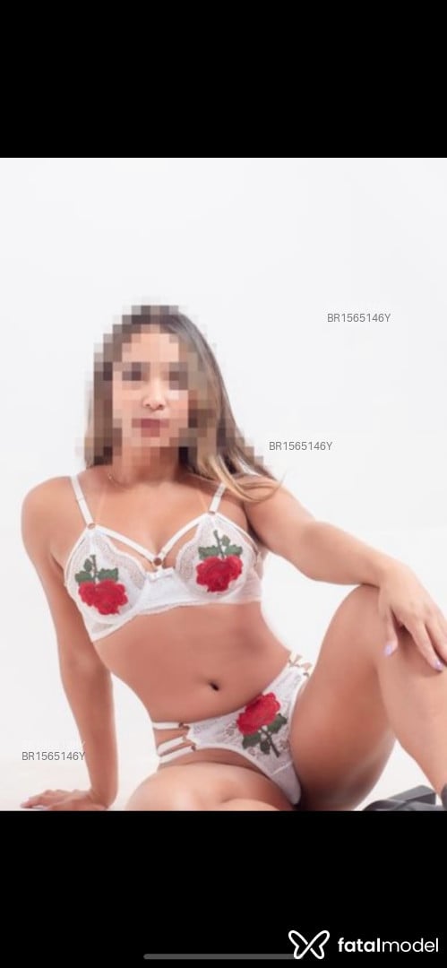 Acompanhante mulher loira (o) de olhos castanhos em Sete Lagoas - Victoria