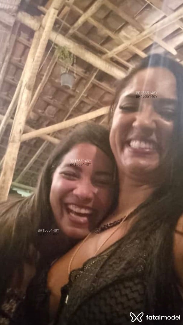 Acompanhante mulher loira (o) de olhos castanhos em Sete Lagoas - Victoria