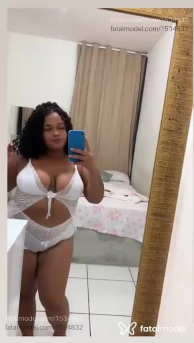 Acompanhante mulher morena (o) de olhos castanhos - Brenda