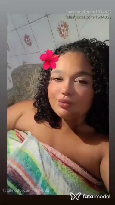 Acompanhante mulher morena (o) de olhos castanhos - Brenda