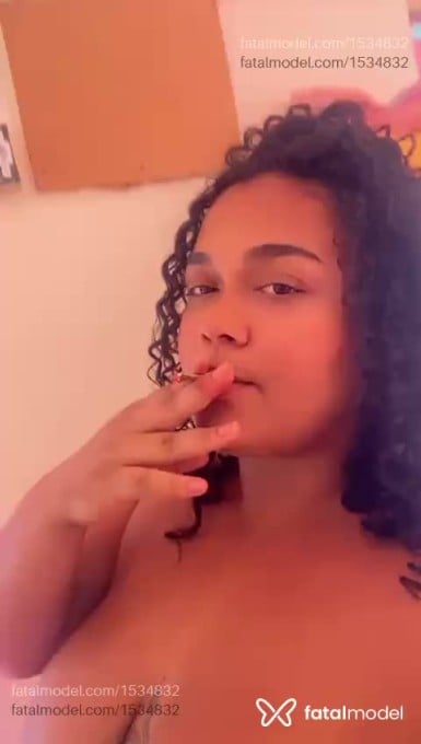 Acompanhante mulher morena (o) de olhos castanhos - Brenda