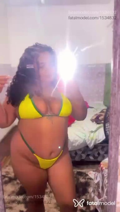 Acompanhante mulher morena (o) de olhos castanhos - Brenda