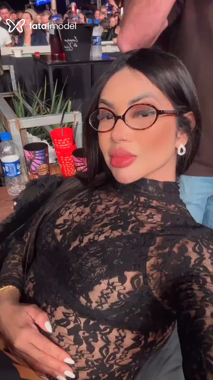 Acompanhante mulher morena (o) de olhos pretos - Bruninha Freitas