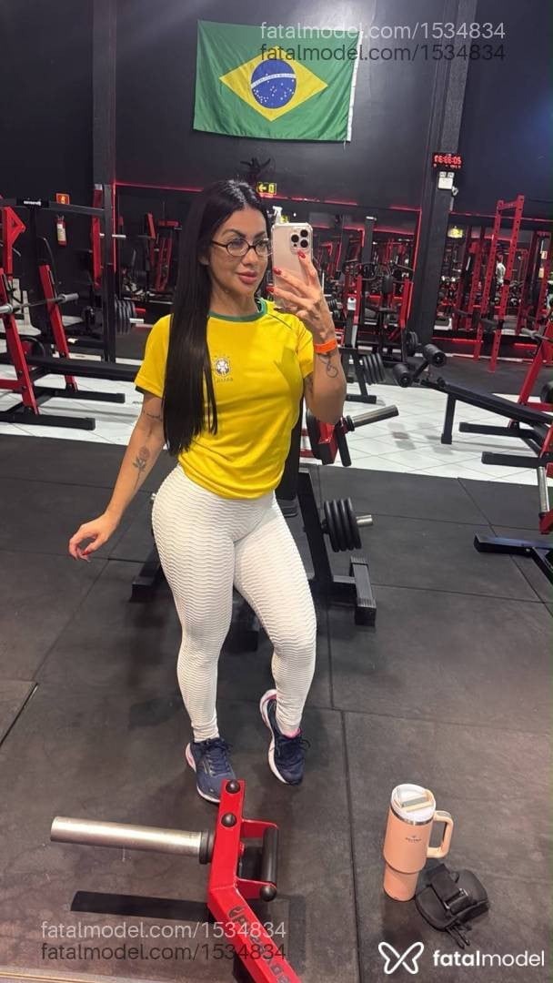 Acompanhante mulher morena (o) de olhos pretos - Bruninha Freitas