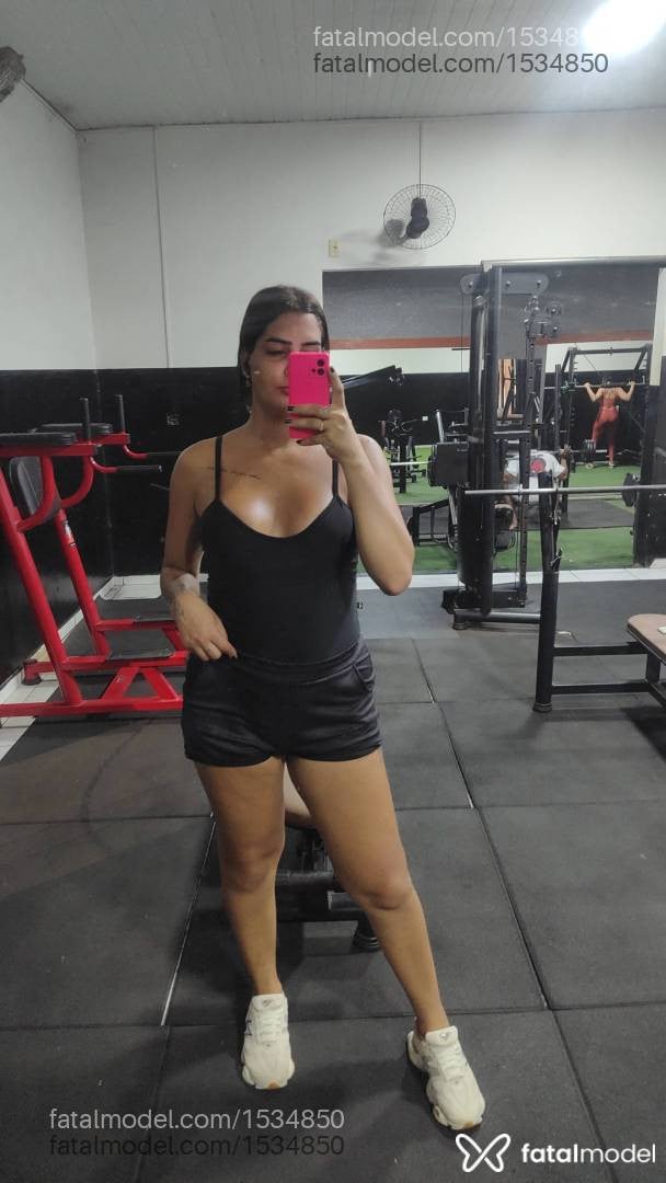 Acompanhante mulher trans morena (o) de olhos castanhos - Melissa