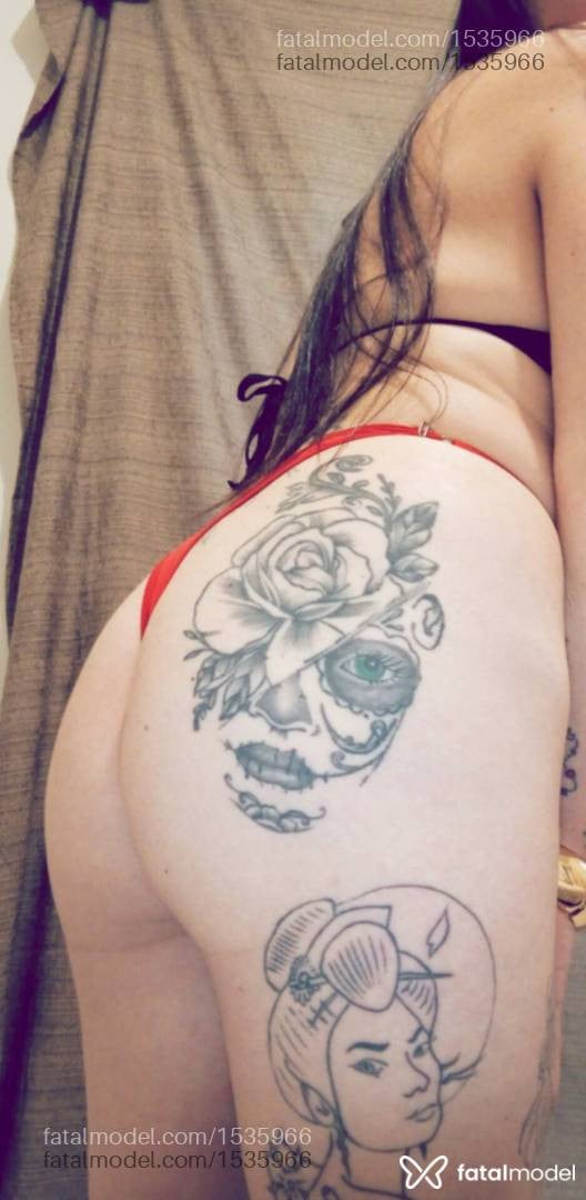 Acompanhante mulher com cabelo castanho de olhos mel - Suzana