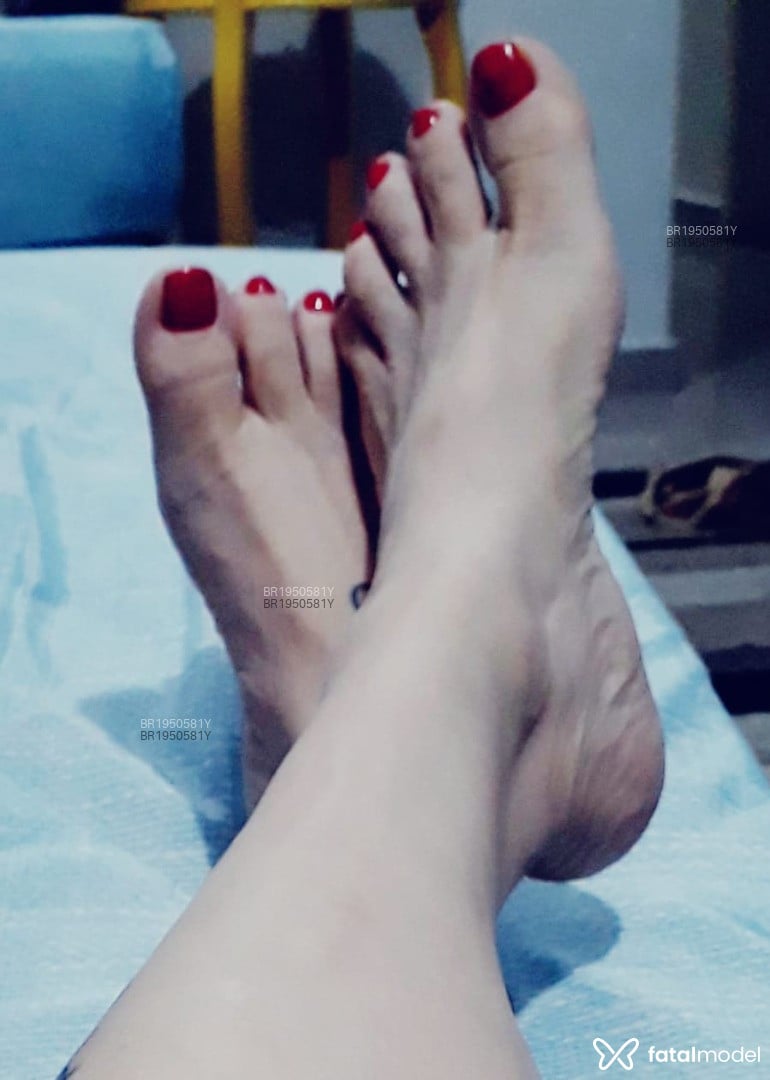 Acompanhante mulher com cabelo castanho de olhos pretos - Duaila Acompanhante mulher com cabelo castanho de olhos pretos - Duaila