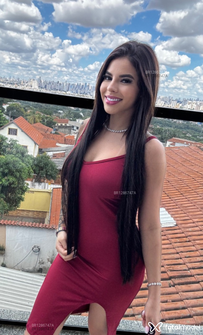 Acompanhante mulher com cabelo castanho de olhos castanhos - Gabi Acompanhante mulher com cabelo castanho de olhos castanhos - Gabi