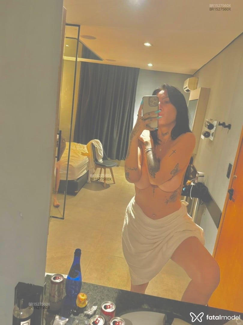 Acompanhante travesti ruiva (o) de olhos mel em Frutal - Pietra Guedes