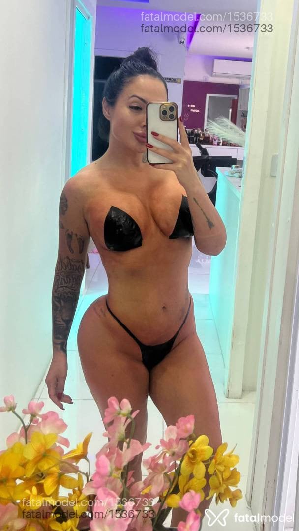 Acompanhante mulher morena (o) de olhos castanhos - Mel Maia