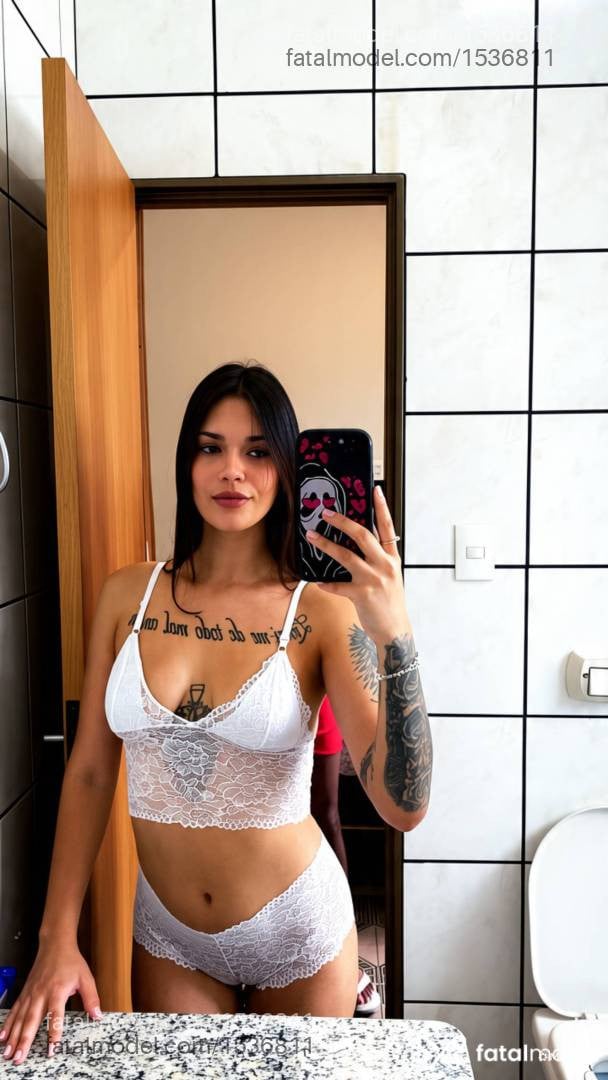Acompanhante mulher com cabelo castanho de olhos castanhos - Nicole Souza