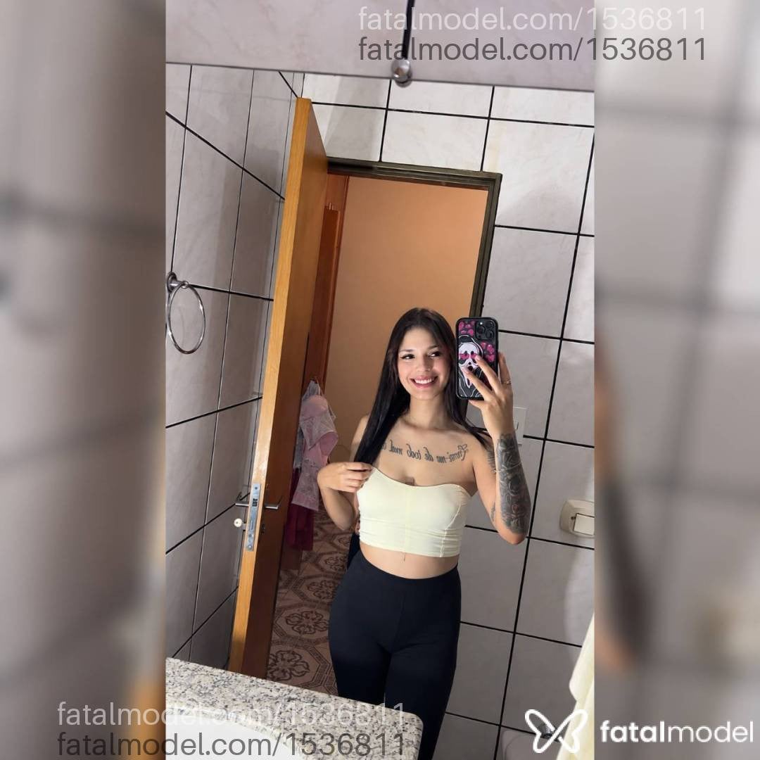 Acompanhante mulher com cabelo castanho de olhos castanhos - Nicole Souza