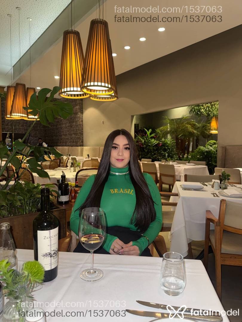 Acompanhante mulher morena (o) de olhos castanhos em Goiânia - Vick Sanchez