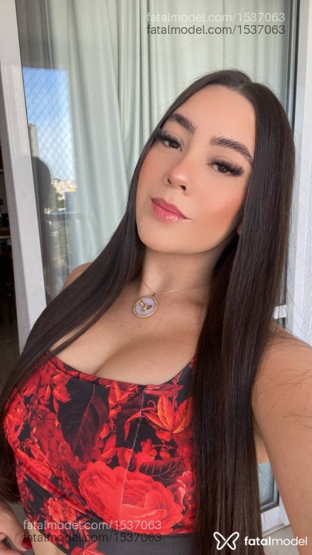 Acompanhante mulher morena (o) de olhos castanhos - Vick Sanchez