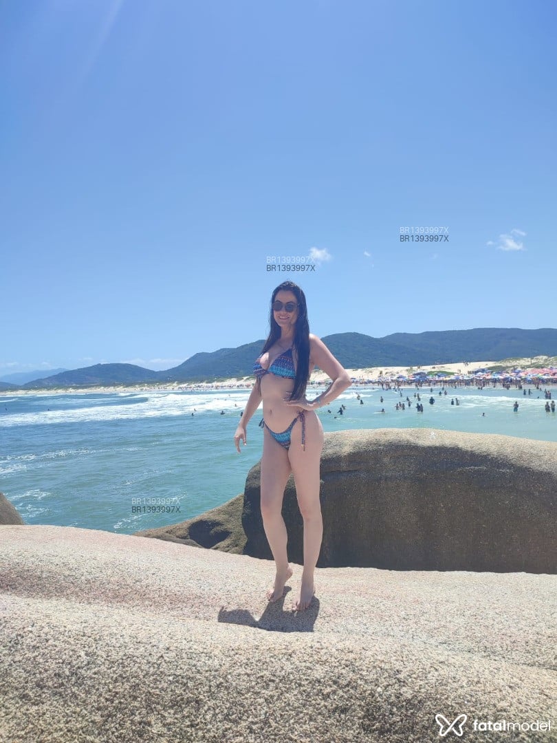 Acompanhante mulher com cabelo castanho de olhos mel em Taubaté Acompanhante mulher com cabelo castanho de olhos mel em Taubaté - Laís Terapeuta