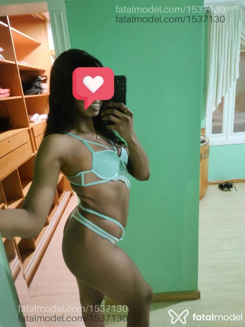 Acompanhante mulher morena (o) de olhos pretos - Sheron