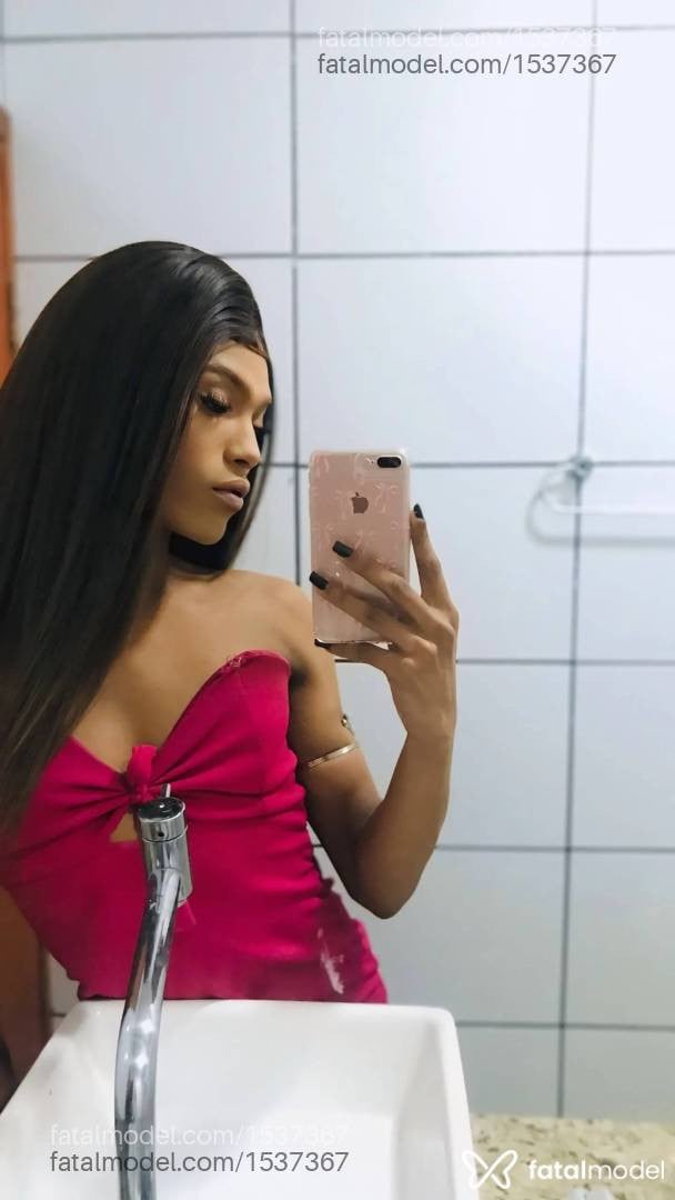 Acompanhante mulher trans morena (o) de olhos castanhos - Sophia Bittencourt