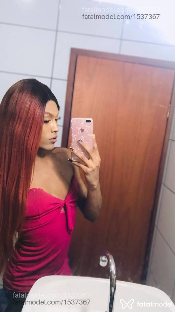 Acompanhante mulher trans morena (o) de olhos castanhos - Sophia Bittencourt