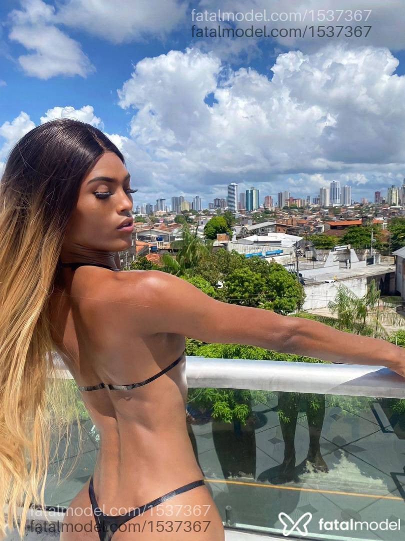Acompanhante mulher trans morena (o) de olhos castanhos - Sophia Bittencourt