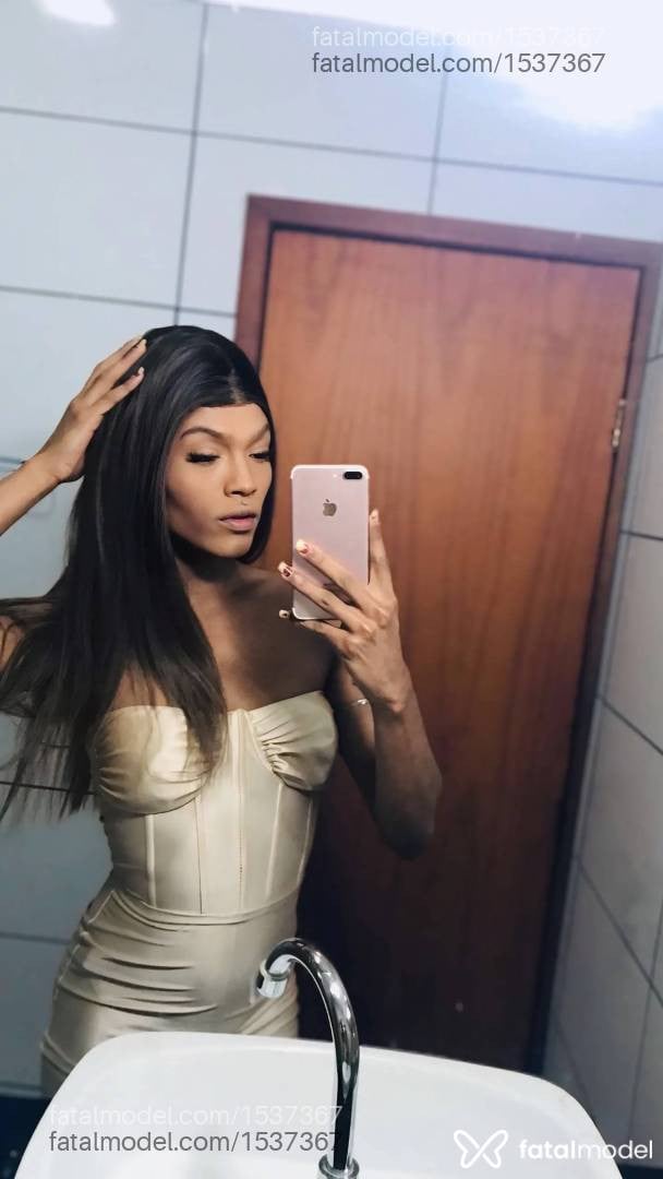 Acompanhante mulher trans morena (o) de olhos castanhos - Sophia Bittencourt